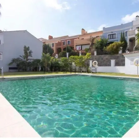 Townhouse With Garden Apartment