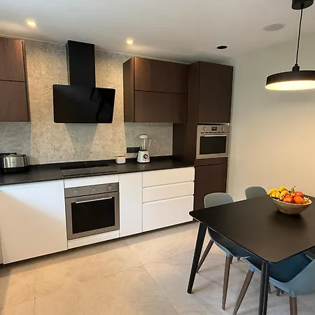 Townhouse With Garden Apartment Estepona