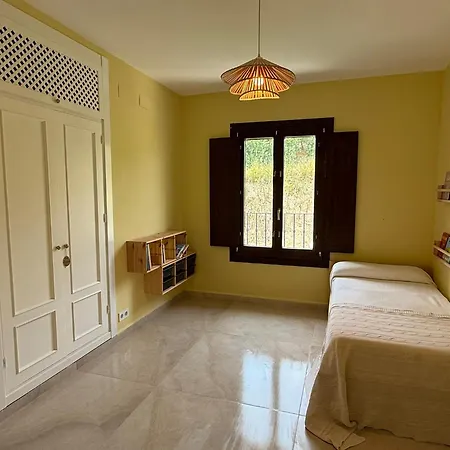 Townhouse With Garden Apartment Estepona