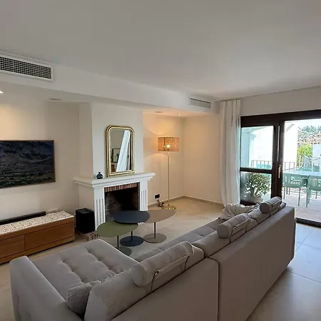 Townhouse With Garden Apartment